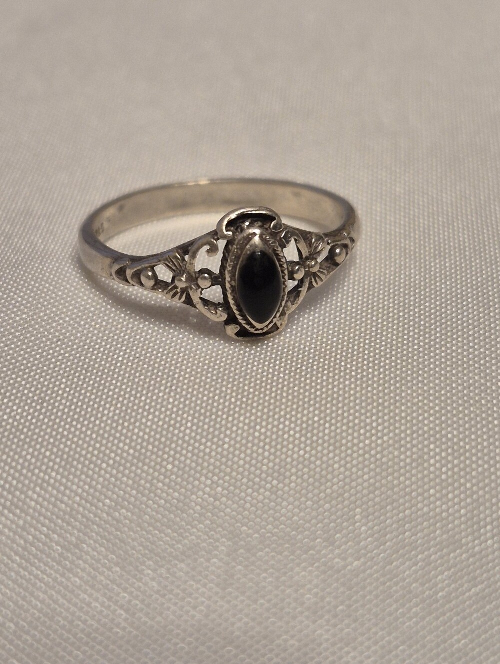 G Sterling Onyx Filigree Ring